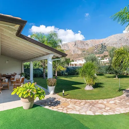 Perla Con Piscina Privata E Accesso Al Mare Villa